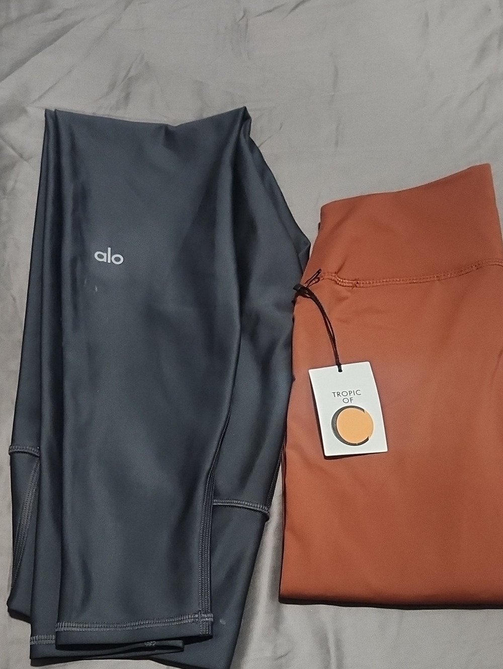 Alo High-Rise Leggings & Tropic Of Rust-Orange Active Leggings